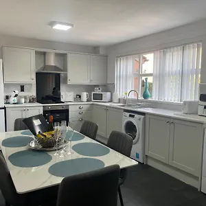 Holiday home Grand Living 5 Minutes Walk From Grand Station, Belfast